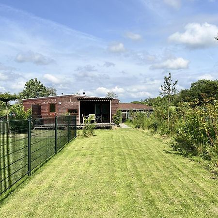 Vrijstaand Chalet Met Veel Buitenruimte En Veranda Zuid-Scharwoude Luaran gambar