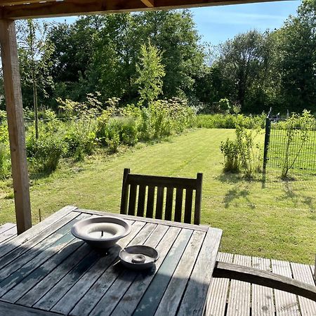Vrijstaand Chalet Met Veel Buitenruimte En Veranda Zuid-Scharwoude Luaran gambar