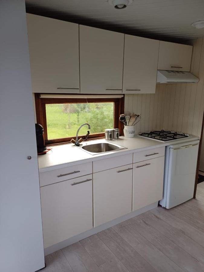 Vrijstaand Chalet Met Veel Buitenruimte En Veranda Zuid-Scharwoude Luaran gambar