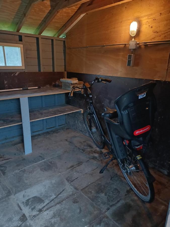 Vrijstaand Chalet Met Veel Buitenruimte En Veranda Zuid-Scharwoude Luaran gambar