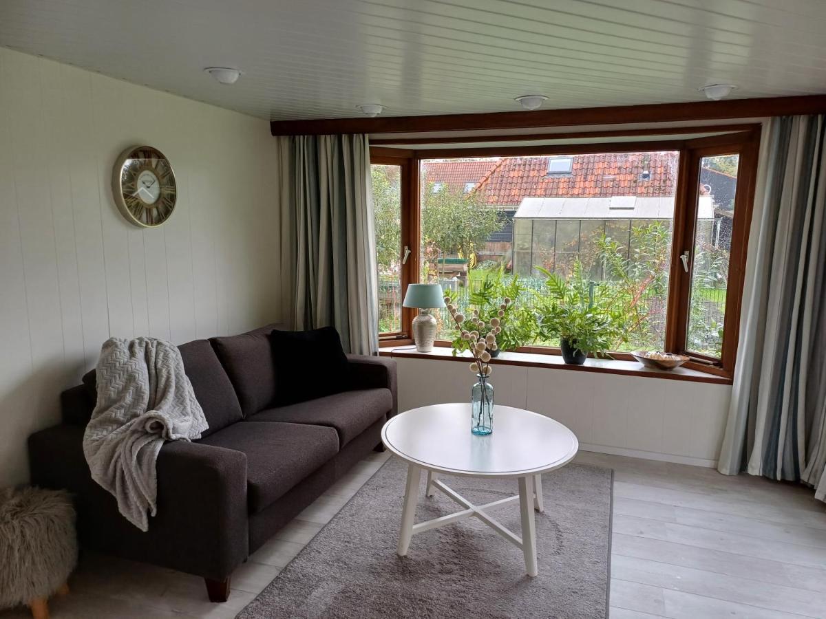 Vrijstaand Chalet Met Veel Buitenruimte En Veranda Zuid-Scharwoude Luaran gambar