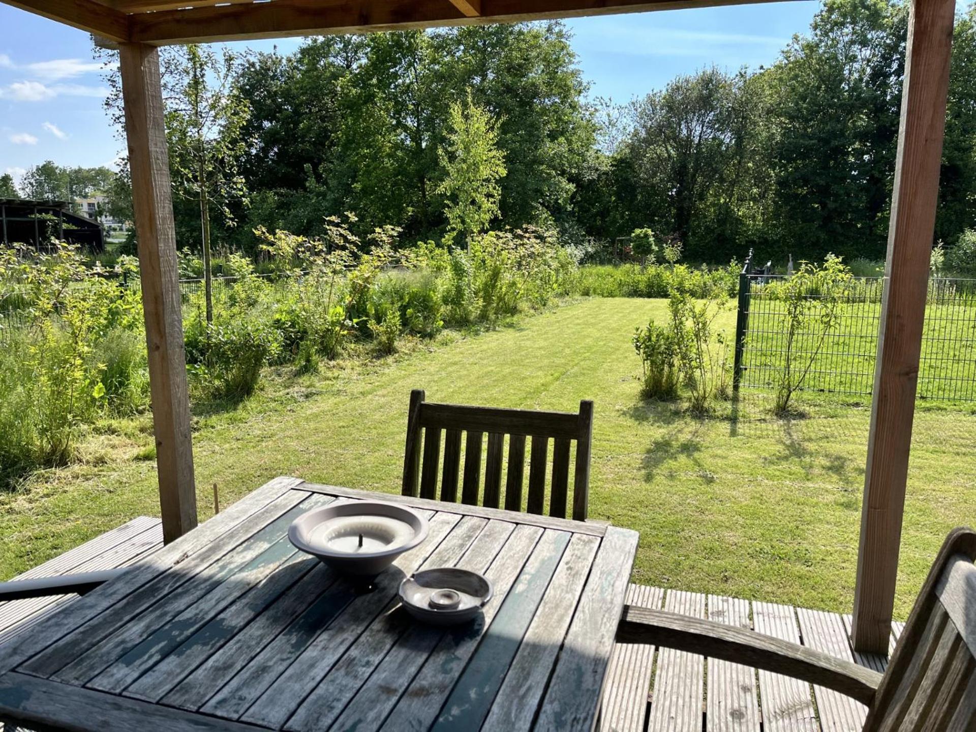 Vrijstaand Chalet Met Veel Buitenruimte En Veranda Zuid-Scharwoude Luaran gambar