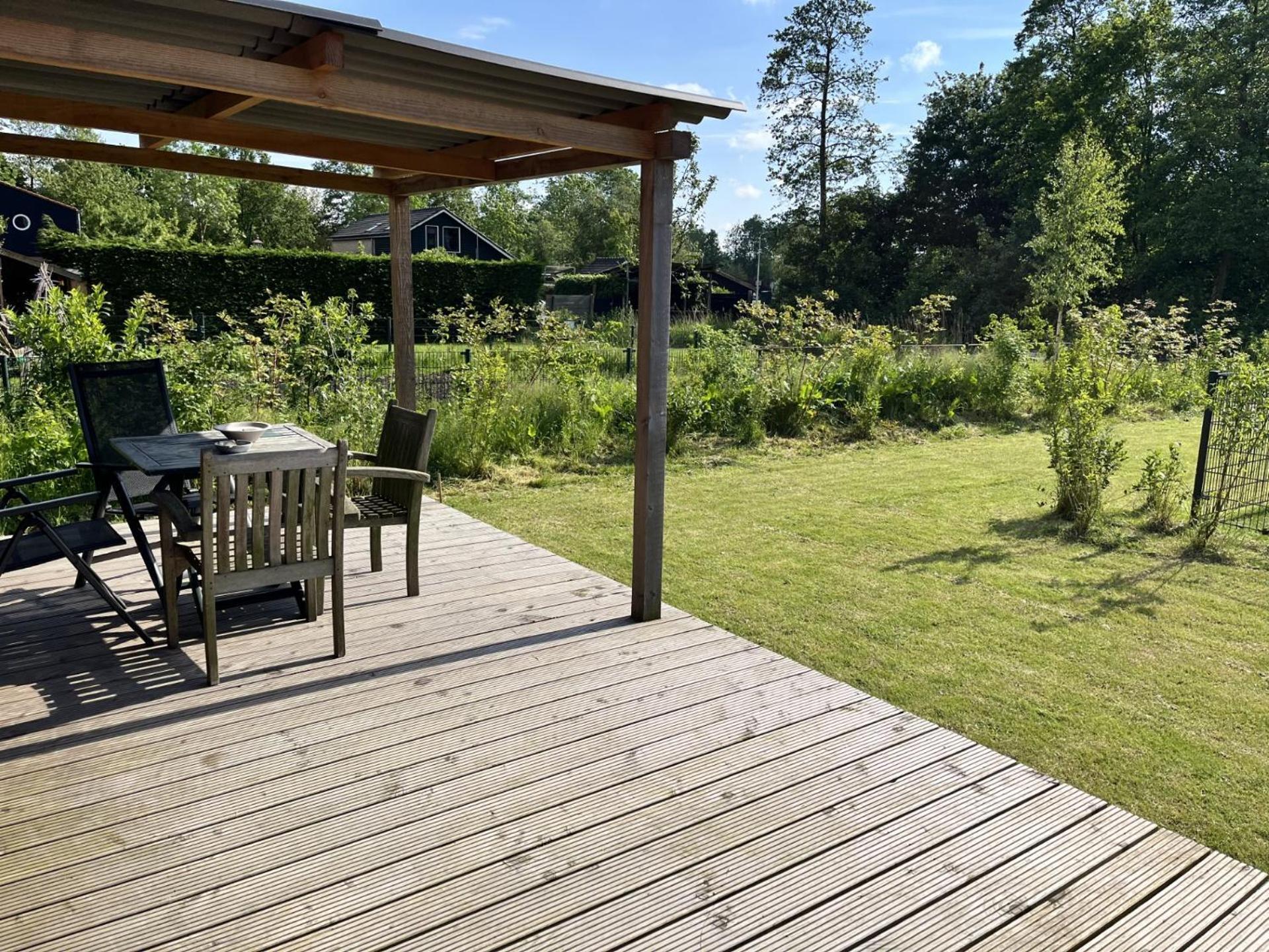 Vrijstaand Chalet Met Veel Buitenruimte En Veranda Zuid-Scharwoude Luaran gambar